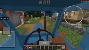 Катаюсь на тракторе мтз-50 в Minecraft в деревне утешие