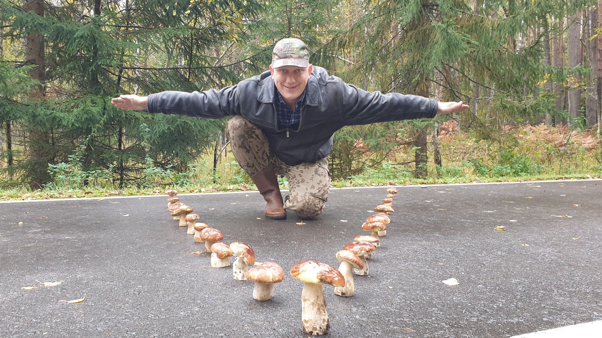 БЕЛЫЕ ГРИБЫ КОСЯКАМИ ПОДАЛИСЬ НА ЮГА ! смотреть онлайн