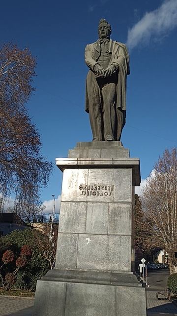 Памятник Грибоедову в Тбилиси 15.01.2026