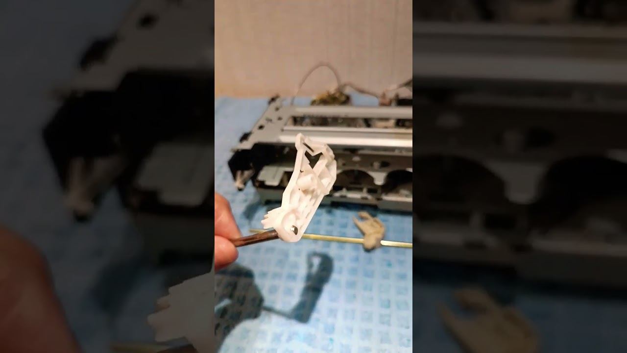 VCR Sony Vs Panasonic. Cassette Load Mech