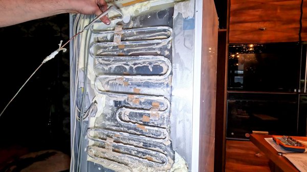 Холодильник Liebherr. Замена испарителя.