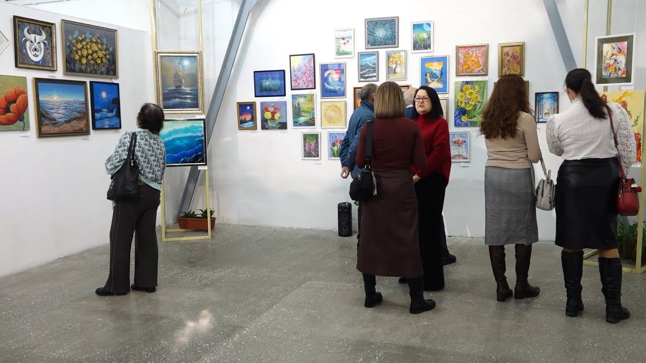 Персональная выставка «Путь к мечте» художника-преподавателя Надежды Зелинской работает в Бийске смотреть онлайн