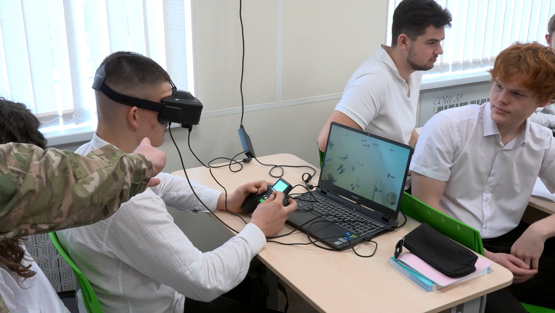 В 39-й школе Севастополя обновили кабинеты современным оборудованием смотреть онлайн