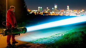 Мы сделали САМЫЙ МОЩНЫЙ ФОНАРИК В МИРЕ!