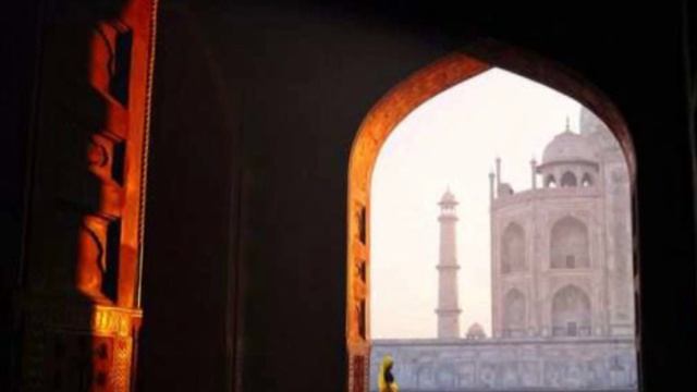 AWAS, in India ! смотреть онлайн