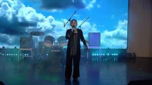 "Мохсо5оллор" -  Алина Григорьева , уус-уран салайааччы Иннокентий Татаринов.