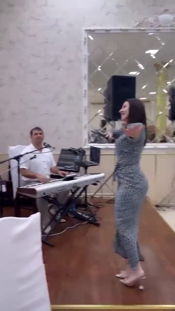 Девушка красиво танцует 🔥👍 смотреть онлайн