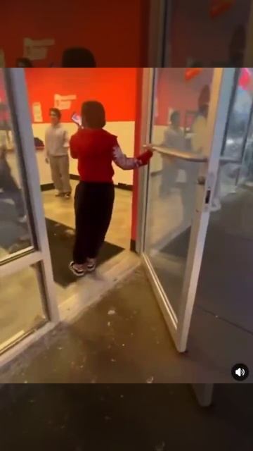 Малолетние дебилы.