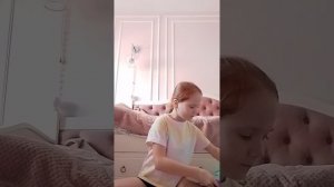 Анюта с девочками