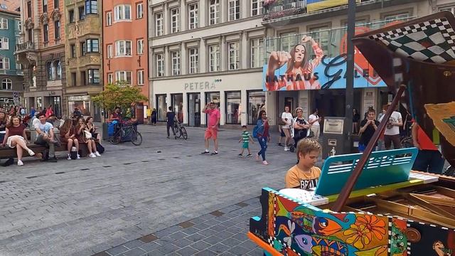 Дэвид Леон - Уличное пианино, Street Piano I Piano Cover I Piano in Public | смотреть онлайн