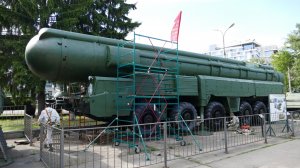 Работы по покраске пусковой установки РСД-10 "Пионер" в ЦМВС, 15 июня 2024