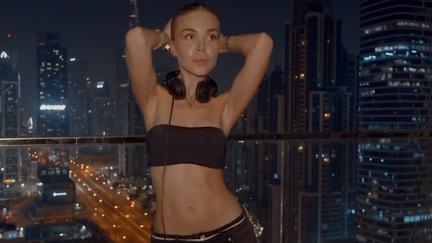 DARK FEEL - DUBAI SKYLINE MELODIC & AFRO HOUSE DJ LIVE SET смотреть онлайн