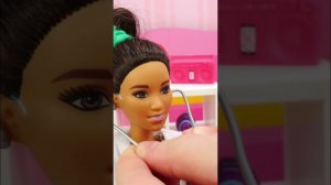 Важный приём! Барби на осмотре у врача перед родами 🏥❤️ #Barbie #длядетей #shorts