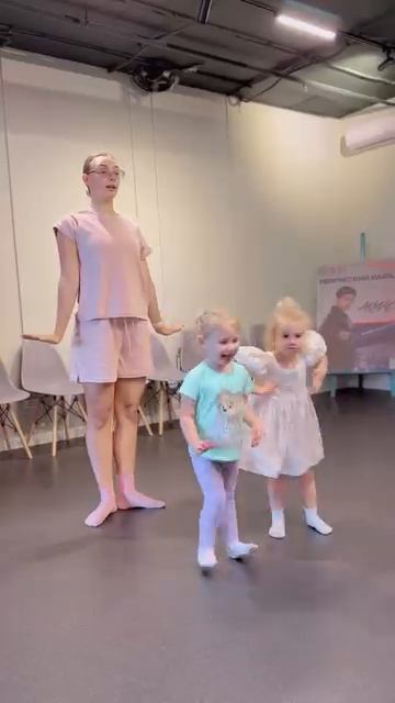 Занятие Развивайка для малышей 3 в Браво! Танцы и веселье 