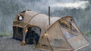 Кемпингов огромной двухэтажной палатке под сильным дождём, ASMR.