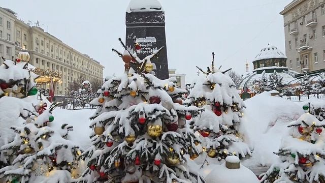 Неожиданно попала на покупки. Что купила на Тверской в самую снежную зиму Москвы смотреть онлайн