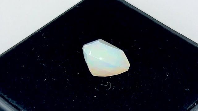 Эфиопский WELO Опал 3,93 карата смотреть онлайн