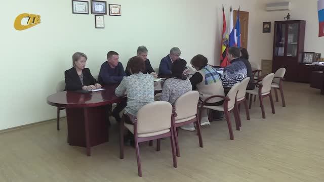 БРИФИНГ ПО ПРОБЛЕМАМ С ОТОПЛЕНИЕМ ПРОШЕЛ В АДМИНИСТРАЦИИ ЖЕЛЕЗНОГОРСКА смотреть онлайн