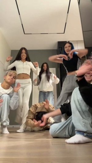 🦋__🦋
❤️_❤️