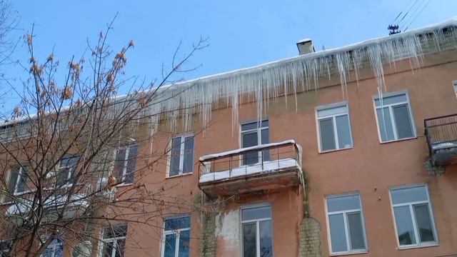 ЗИМНИЕ НАРЯДЫ ГОРОДСКИХ КРЫШ смотреть онлайн