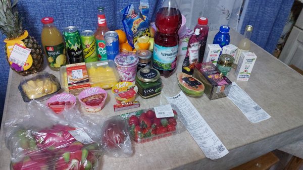 Ходим с Полей по магазинам