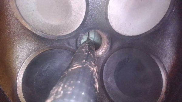 Что внутри двигателя? До чего дошел прогресс - работа с Эндоскопом на практике