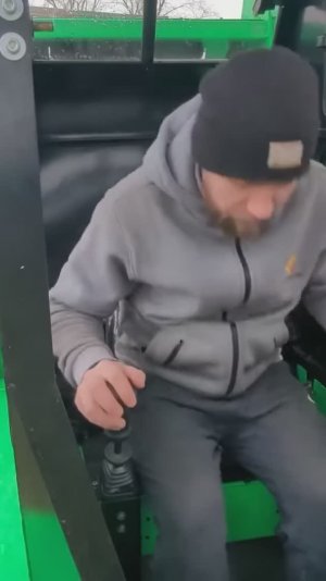 ИСПЫТАНИЕ ЗЕМЛЕЙ И СНЕГОМ МИНИ ПОГРУЗЧИКА. ЖИЗНЬ В ДЕРЕВНЕ