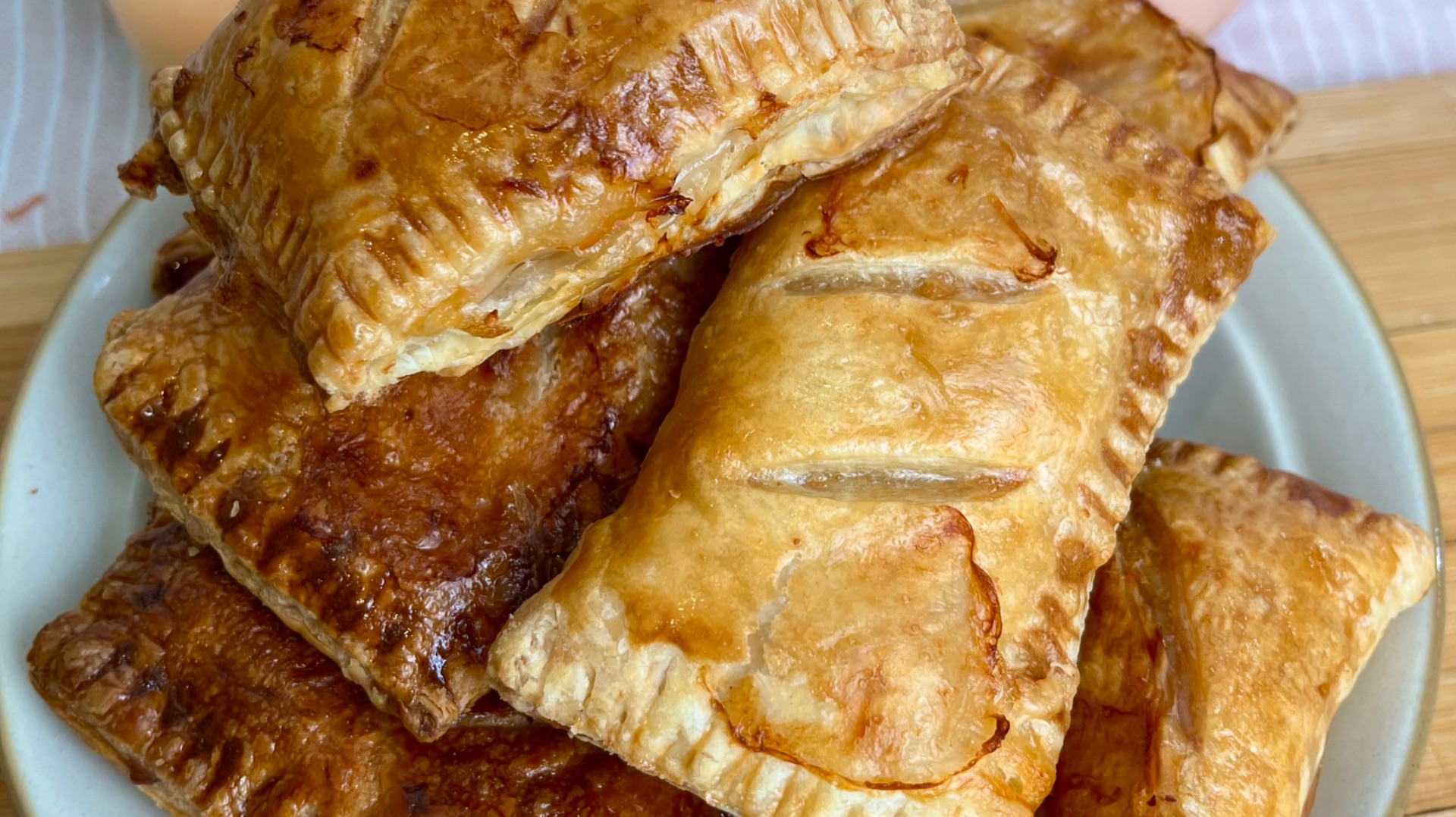 Готовлю в любимом аэрогриле Demiand Артикул на вб #258959035 Артикул на озон #1706106938