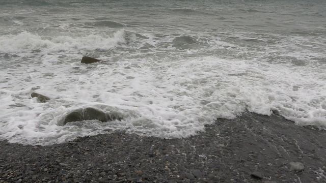 Штормит Чёрное море 🌊 смотреть онлайн