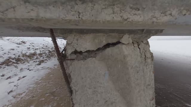 На Петровской набережной закрыли вход на площадки над водохранилищем смотреть онлайн