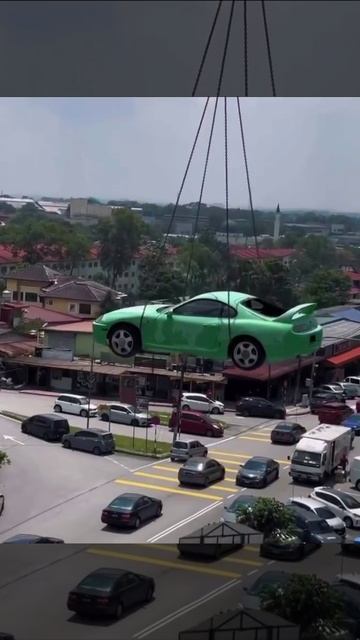 Эта Toyota Supra провела более 20 лет на крыше автосалона в Малайзии, служа живой рекламой смотреть онлайн