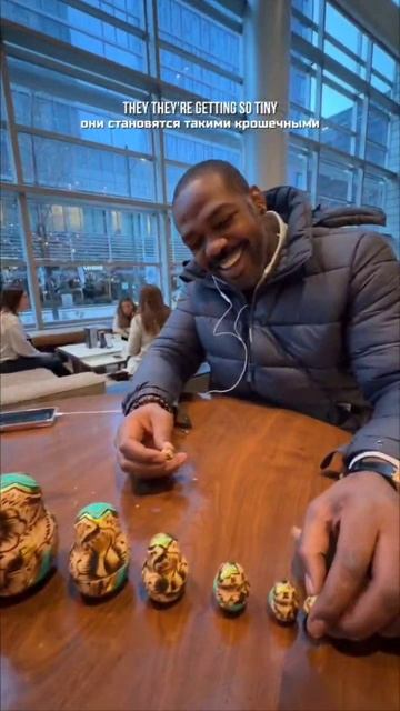 😄Джон Джонс собирает матрёшку смотреть онлайн