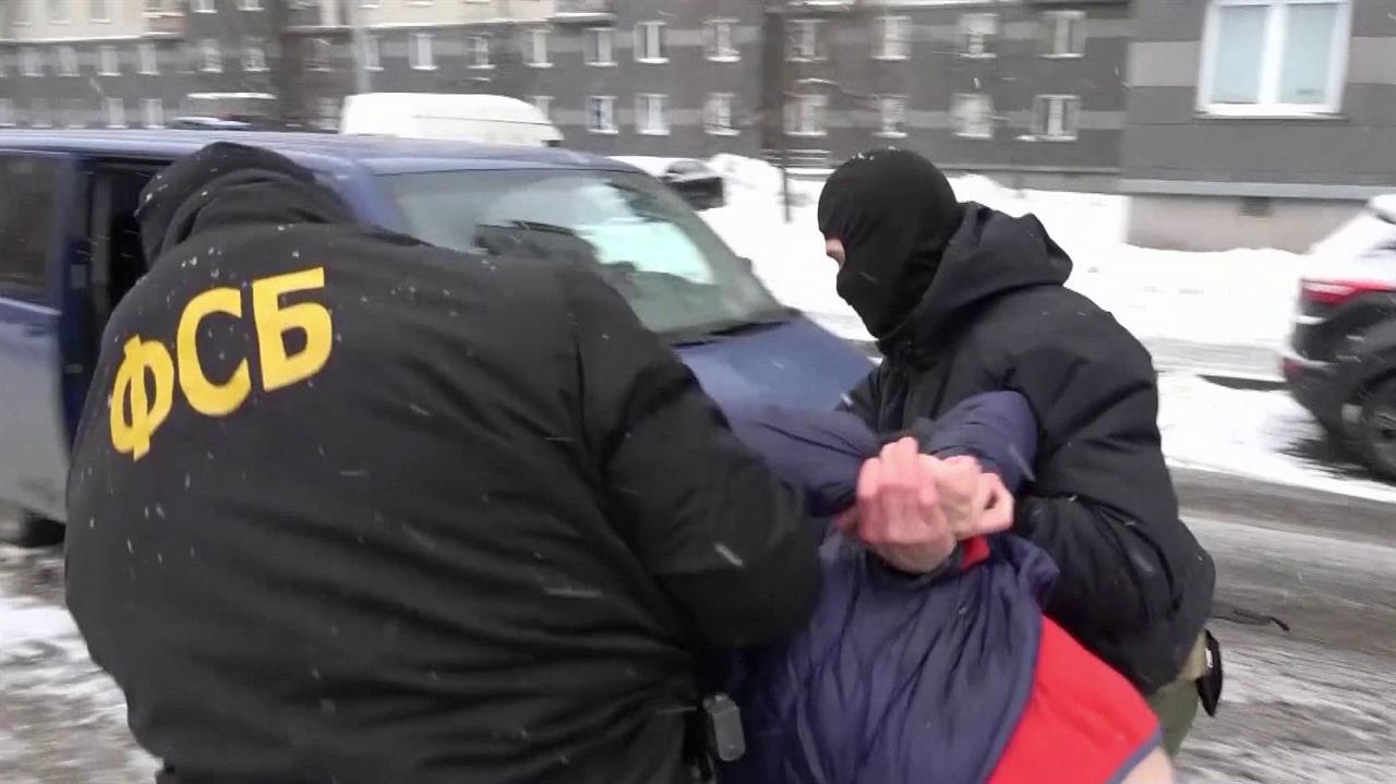 В Санкт-Петербурге предотвращено покушение на военнослужащего. смотреть онлайн