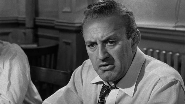 Убийство первой степени (кф. 12 разгневанных мужчин)