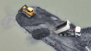 Невероятный проект Строительства дороги бульдозером SHANTUI DH17c2, толкающим камень, и 10-колесным