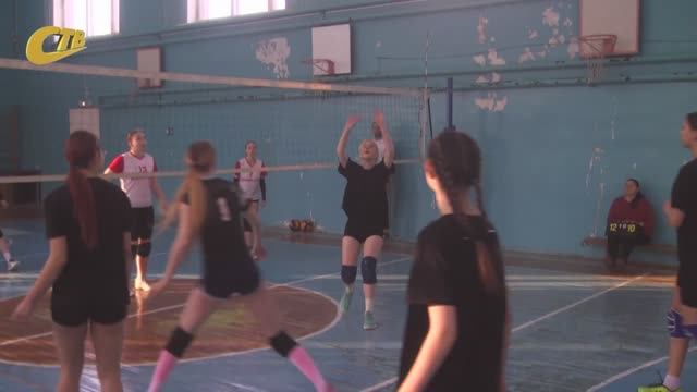 СПОРТСМЕНКИ ГИМНАЗИИ №10 ПОБЕДИЛИ В ТУРНИРЕ ПО ВОЛЕЙБОЛУ СРЕДИ ДЕВУШЕК ПАМЯТИ ВАСИЛИЯ КЛЕЩЕВА смотреть онлайн