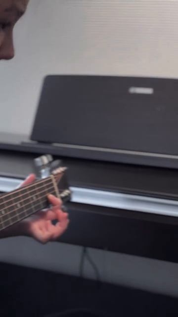 Артём Желнов: гитара и укулеле в Браво! Рассказывает о себе 