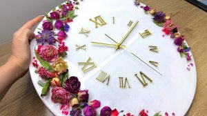 Невероятные часы из эпоксидной смолы и цветов