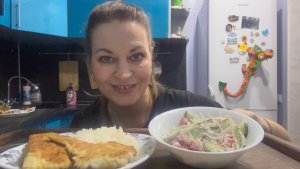 МУКБАНГ ЖАРЕНАЯ РЫБА И ОВОЩНОЙ САЛАТ 🥗/MUKBANG ЕДА ОБЖОР