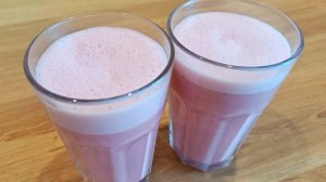 КЛУБНИЧНЫЙ СМУЗИ с овсяным молоком