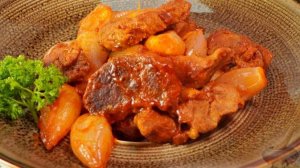 ЛУКОВОЕ РАГУ С МЯСОМ