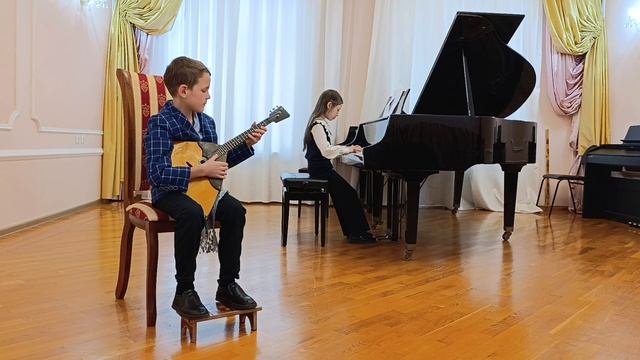Дуэт Ильченко Серафим (балалайка) . Ажимова Амина (фортепиано)