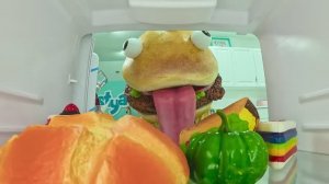 Настя и папа борются с мусором