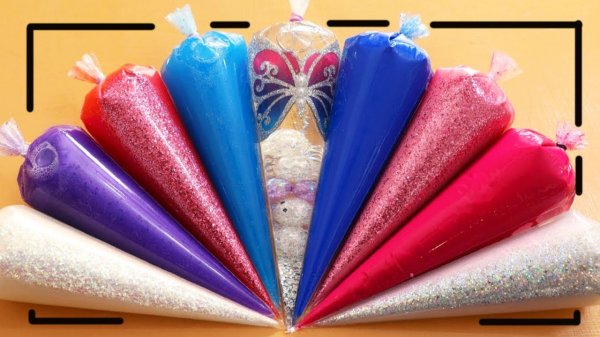 Мультики для малышей. Смешиваем Залипательный слайм из мешков. Смотреть онлайн мультики детям.