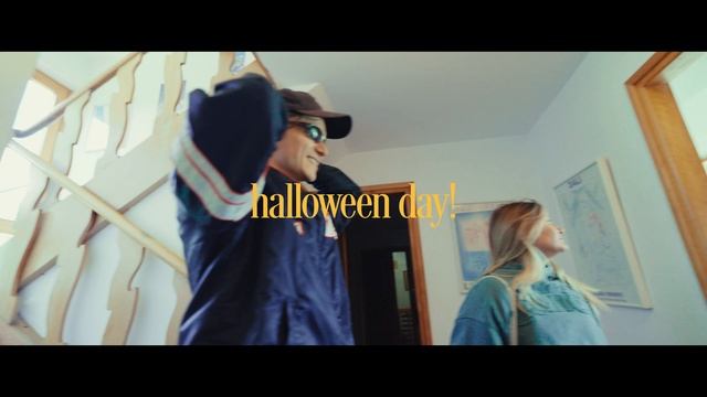 I Lived With 500 Strangers in Patagonia смотреть онлайн