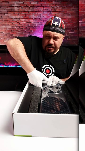 MSI RTX 5070 Ti EXPERT OC — Распаковка Инженерного Монстра и Первые Впечатления смотреть онлайн