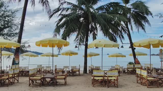 [Гл.7]Трудолюбивые тайцы и ленивые туристы. Обзор завтрака в Отеле.