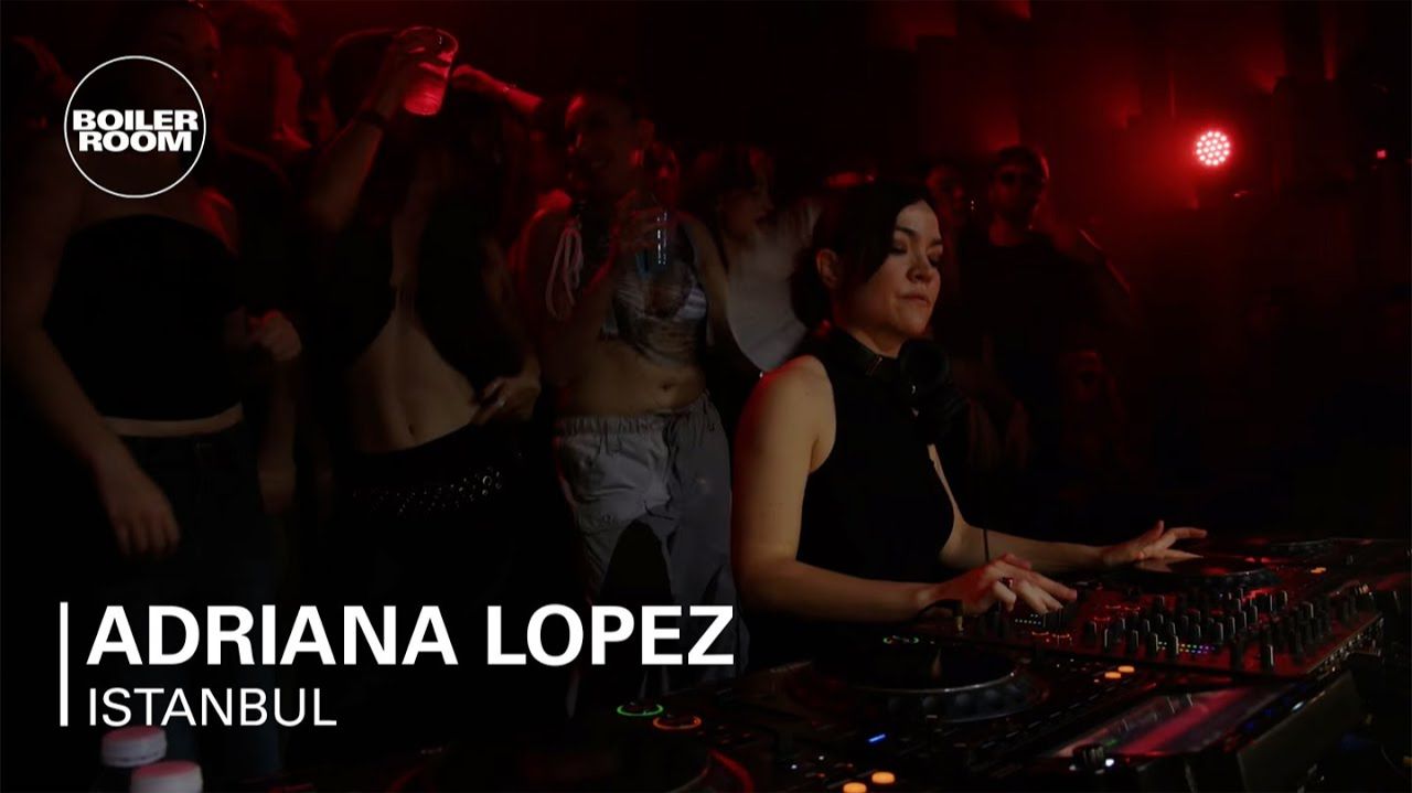 Adriana Lopez | Boiler Room: Istanbul смотреть онлайн