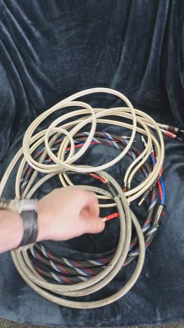 Грядет великая битва акустических кабелей! смотреть онлайн