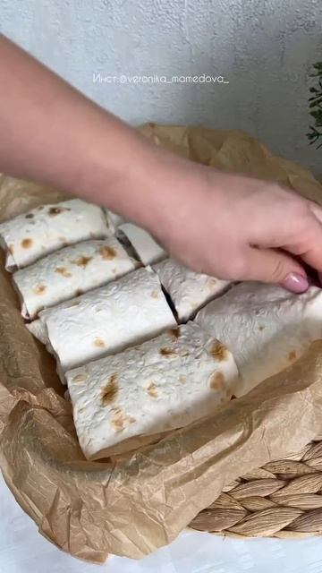 Лаваш, запеченный в духовке с начинкой